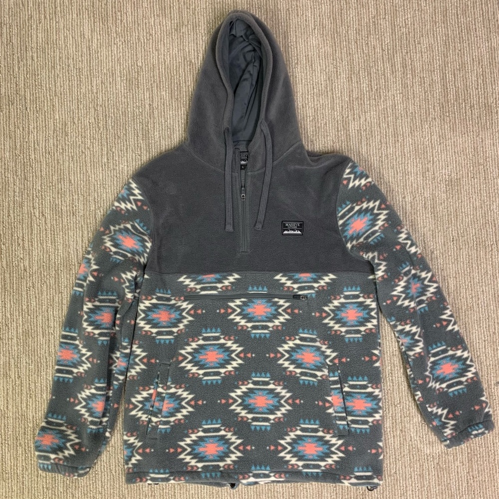 Massive Hooded Pullover